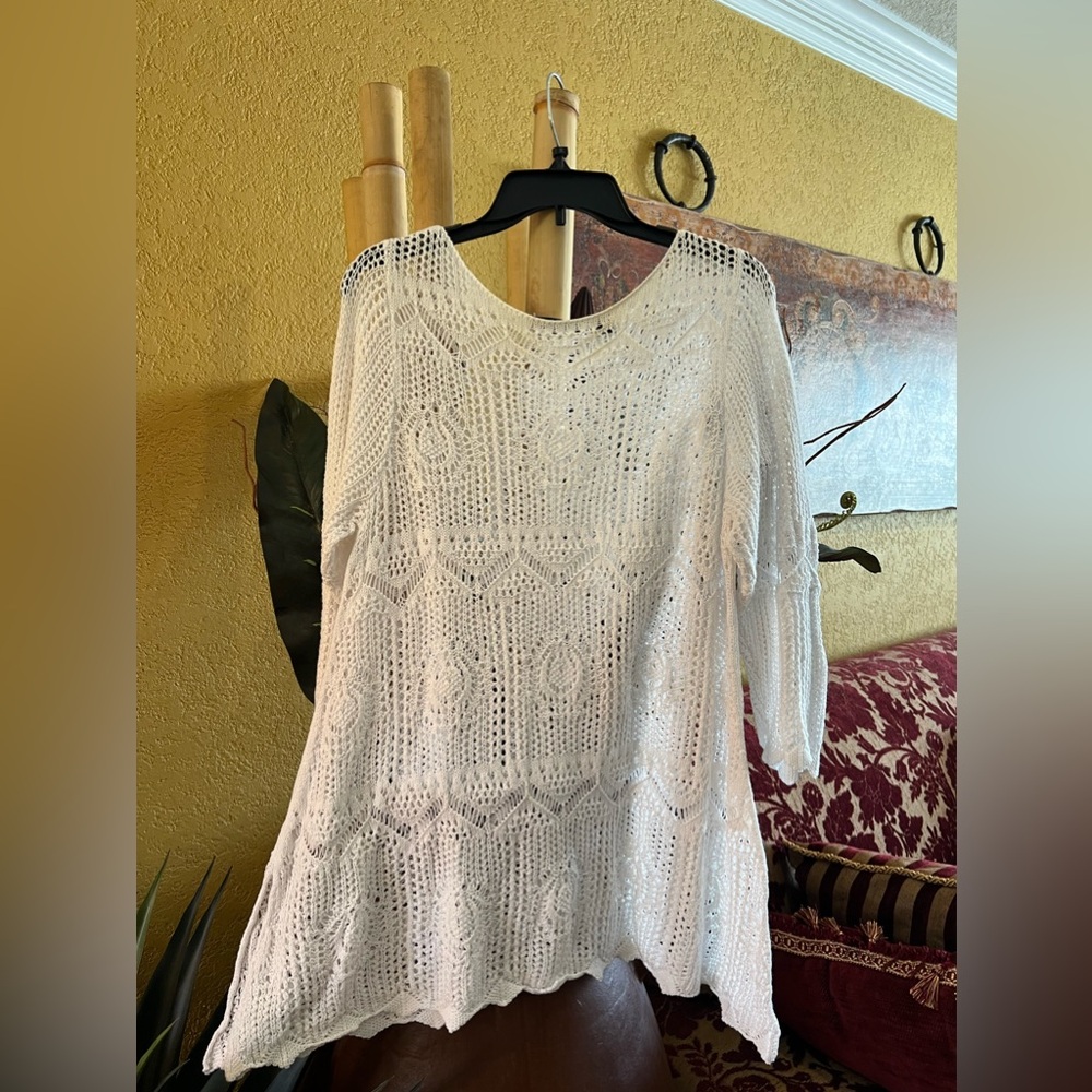 Crochet tunic XL in white used once, like new.